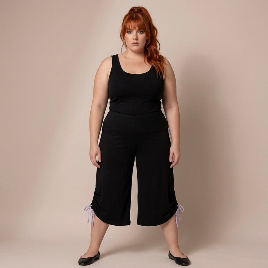 Tangohose Linz – Seitlich raffbar, fliederfarben verziert, einfach schön - jetzt auch Gr. XL