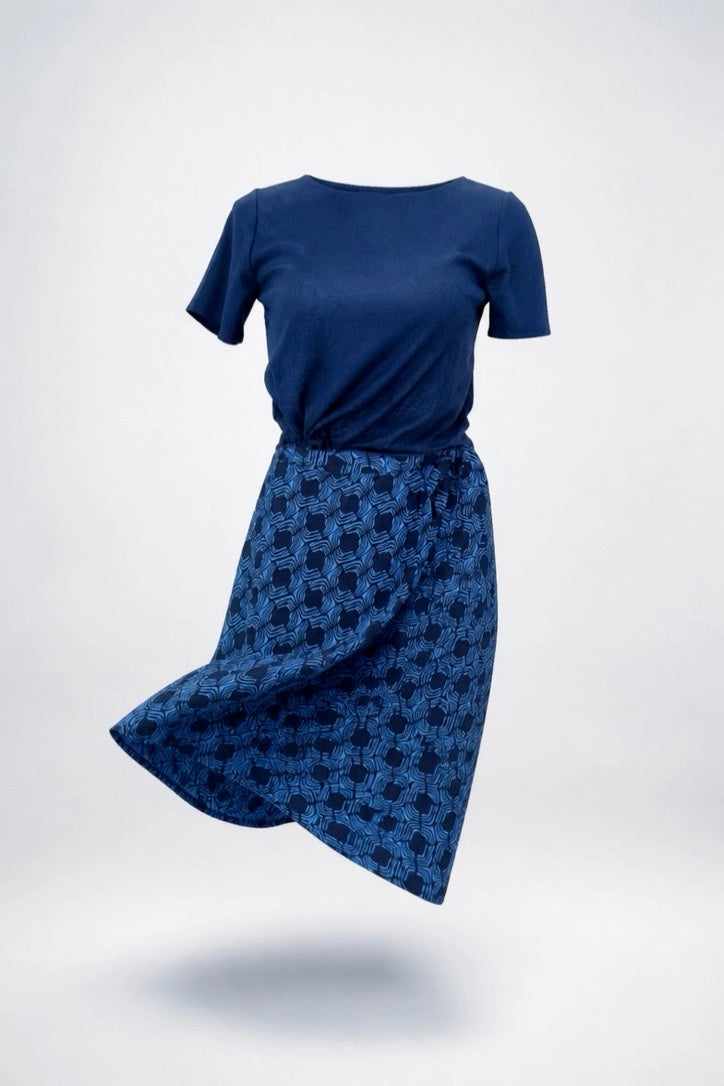 BOW2FLOW Wickelrock Tanzrock - ein Unikat in Gr. L / XL / XXL - Blau mit Dunkelblau Wellenmuster