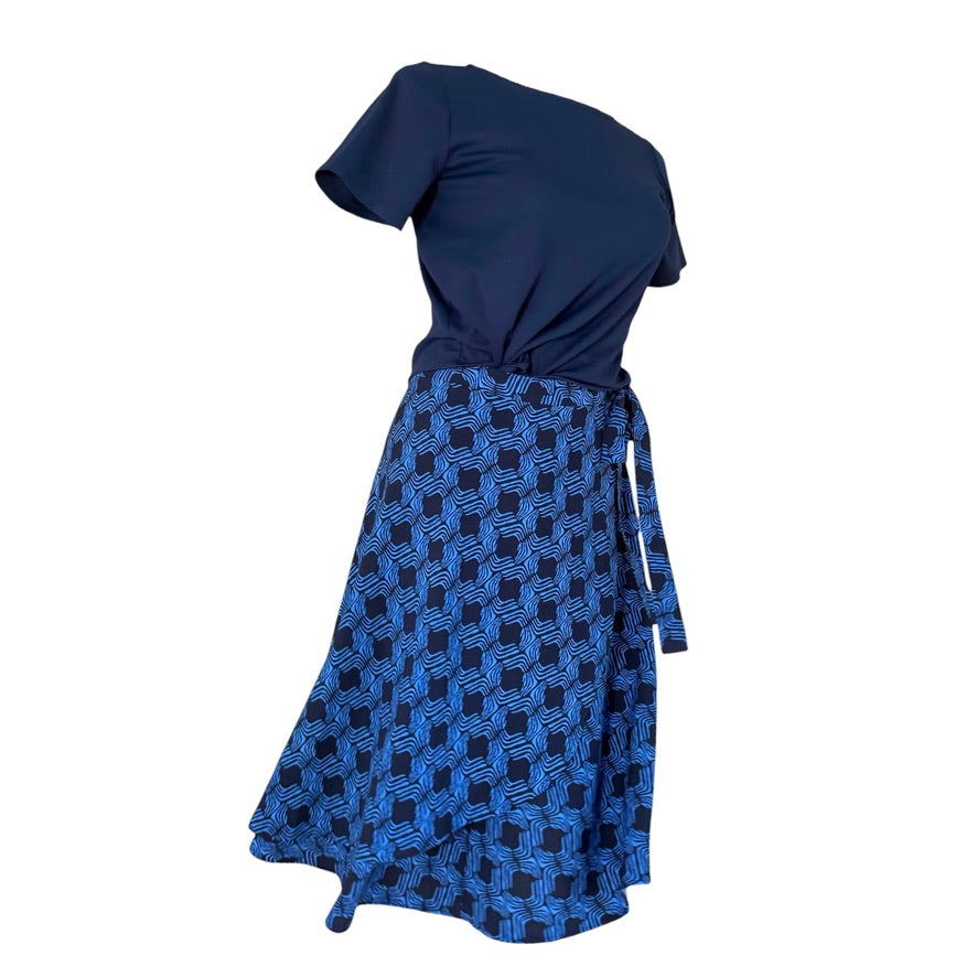 BOW2FLOW Wickelrock Tanzrock - ein Unikat in Gr. L / XL / XXL - Blau mit Dunkelblau Wellenmuster